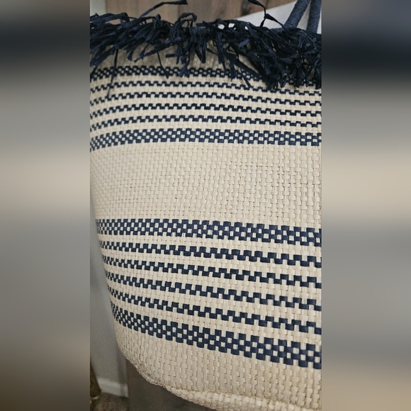 MUDPIE Fringe Straw Tote Navy Stripe. NWT - Picture 12 of 16